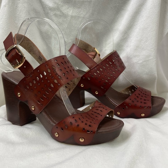 XOXO Shoes - XOXO leather laser cutout chunky heeled sandals 6M